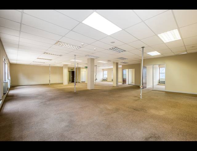 3,513M² OFFICE FOR SALE IN FERNDALE